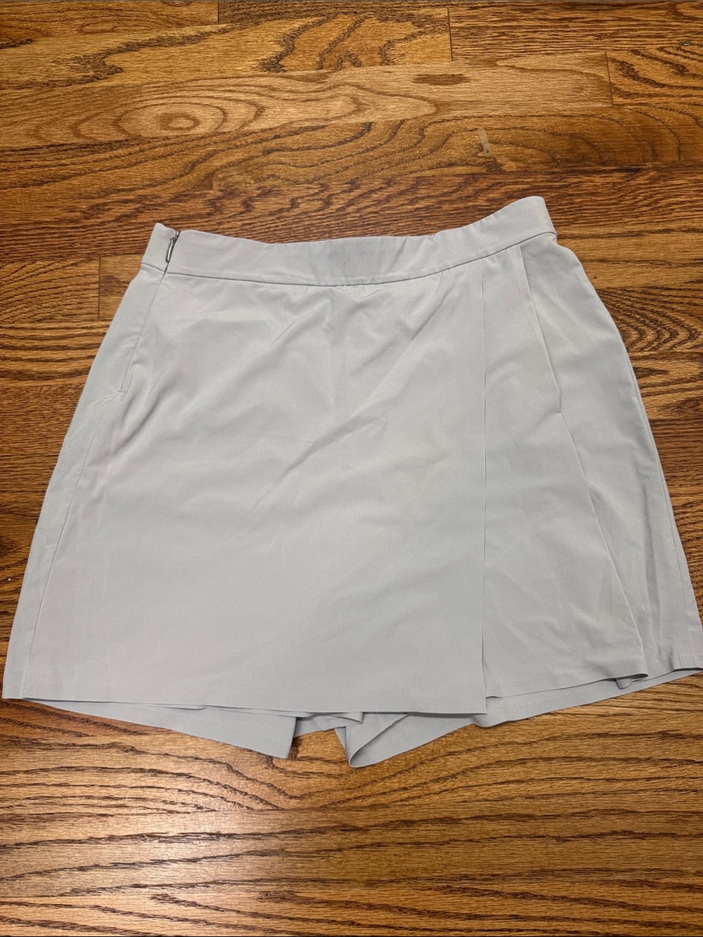Athleta Light Gray Women's Skort - Sleek Overlap Design